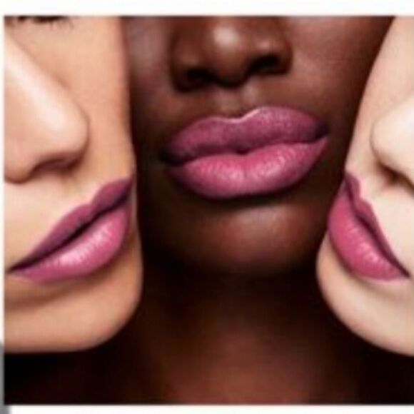 Tom Ford Extreme Luscious 02 Lipstick Light Metallic cranberry - Picture 2 of 12